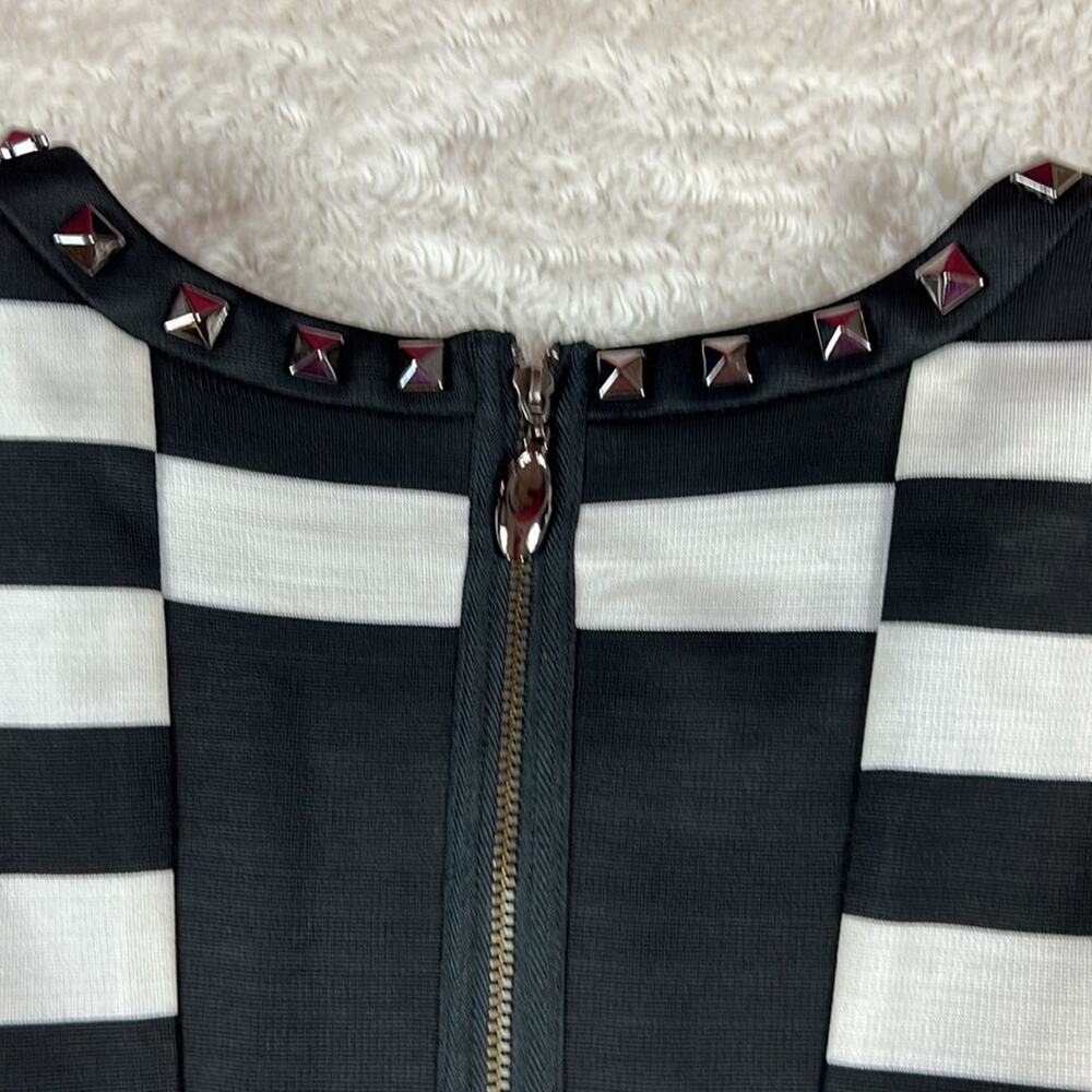 Kistini geometric sripe fit and flare silver stud collar dress, size medium - Picture 9 of 13